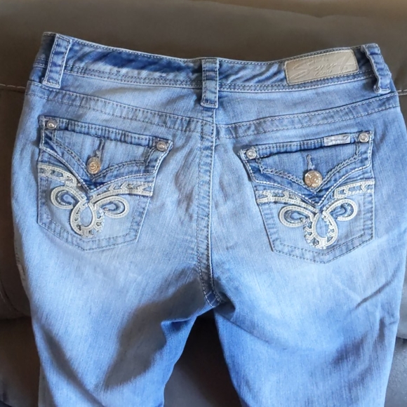 Seven7 - Picture 3 of 6